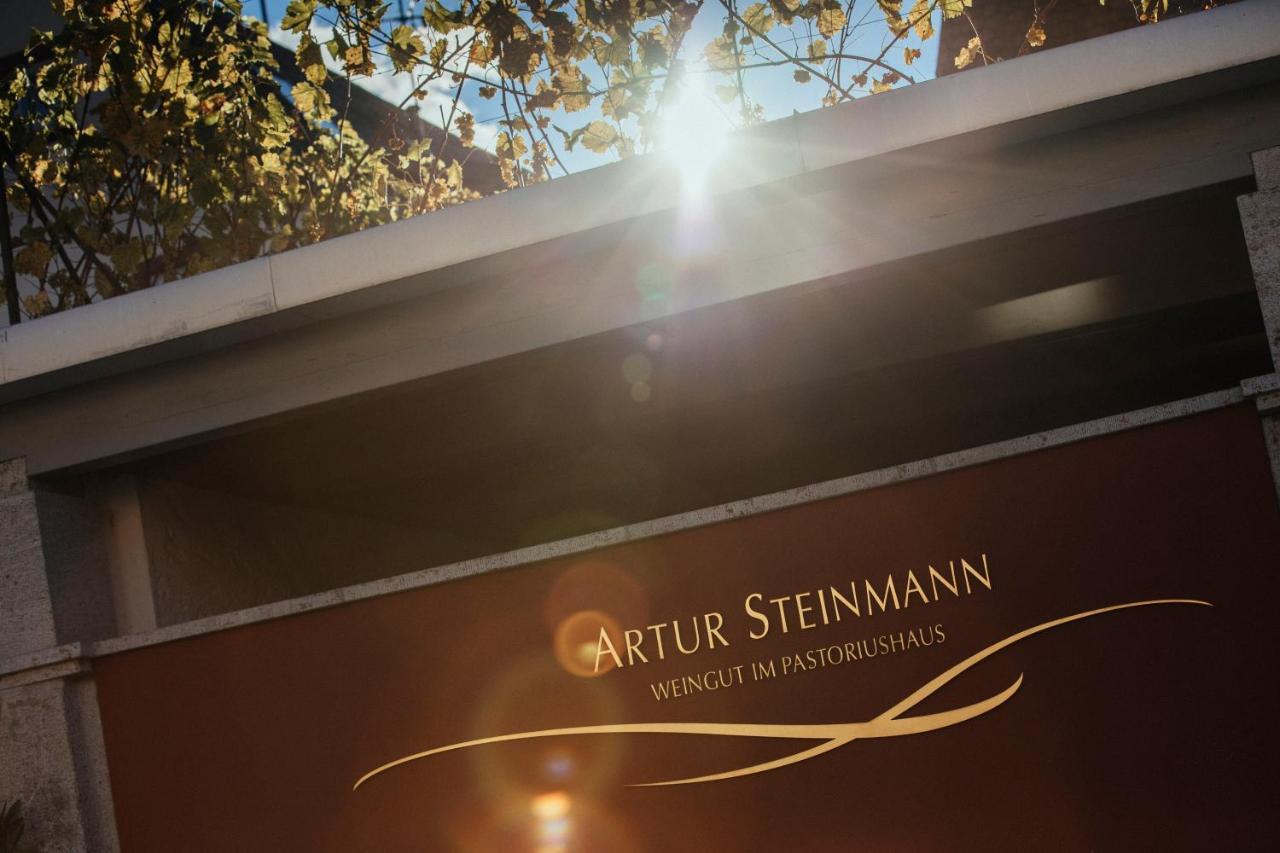 Weingut Pastoriushaus - Artur Steinmann Hotel Sommerhausen Exterior photo